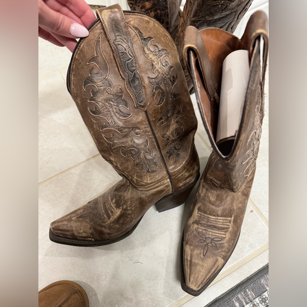 Women’s Red Ranch cowgirl cowboy boots